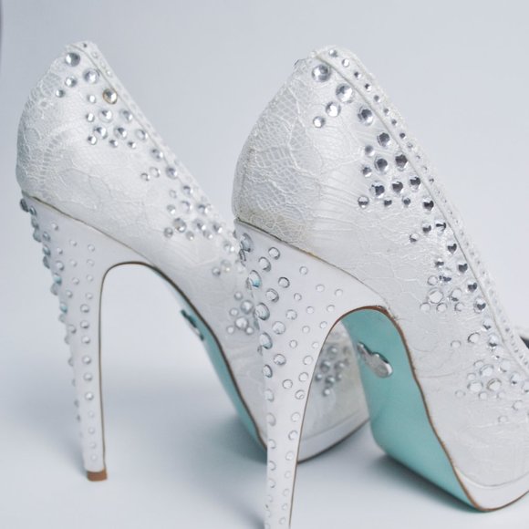 Betsy Johnson Something Blue Lace Heels w Rhinestones- FITS 7.5  (8.5 Actual Sz) - Picture 7 of 10